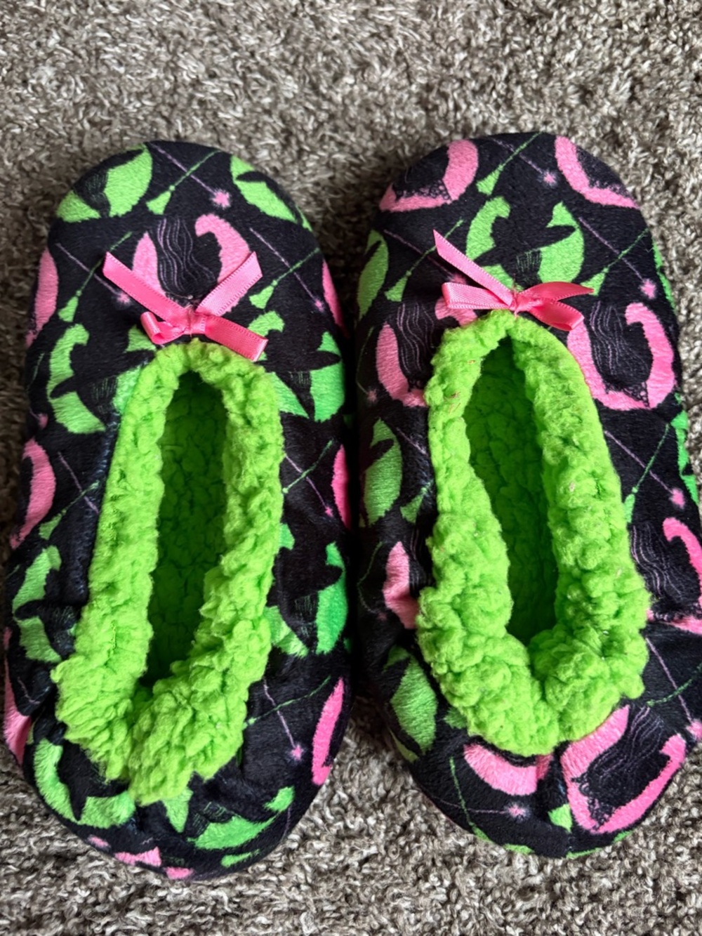 Kids Wicked Cozy Slip-On Slippers in Black Pink & Green ** bundle 5/$15